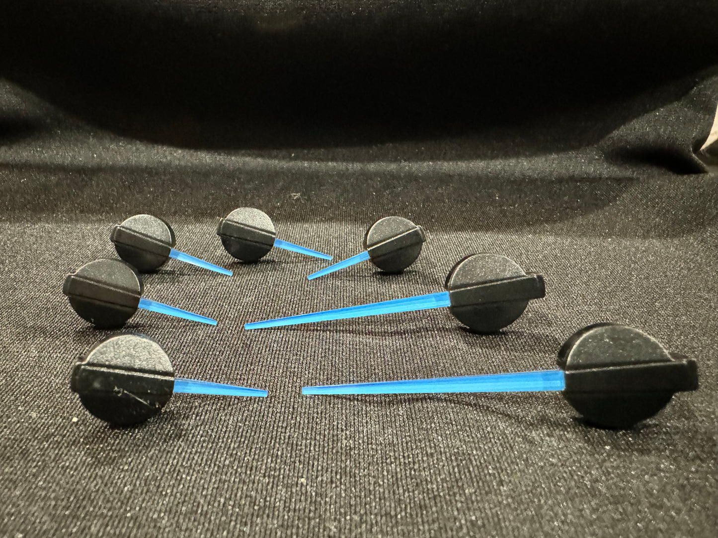 99-02 GM Silverado/Sierra Needles with Black Hub