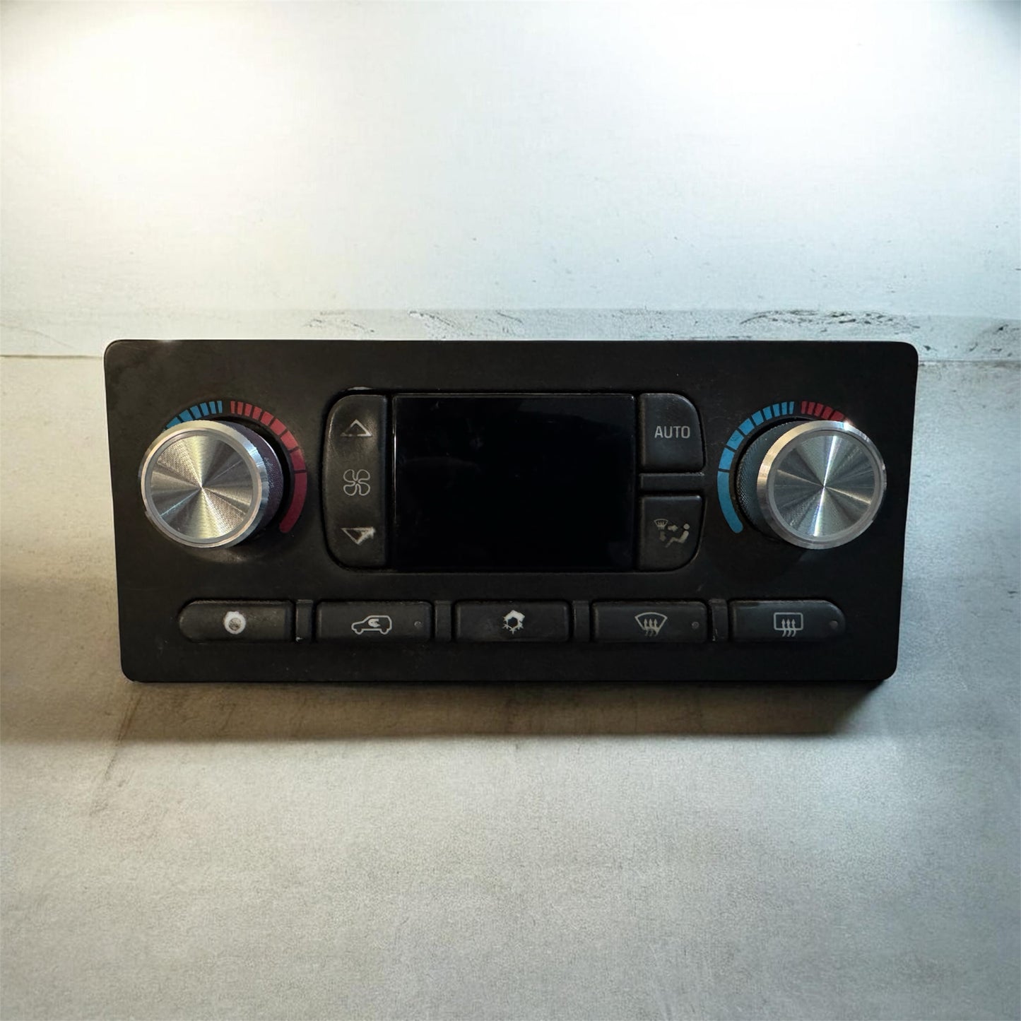 2006-2009 TBSS Trailblazer Black or Aluminum Digital AC Knobs, (KNOBS ONLY) (SOLAMENTE LAS PERRILLAS) Module NOT included!