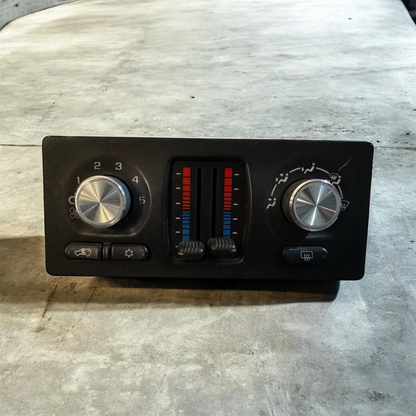 2003-2006 Black or Aluminum Manual AC + Headlights knob COMBO, (KNOBS ONLY) (SOLAMENTE LAS PERRILLAS) Modules NOT included.