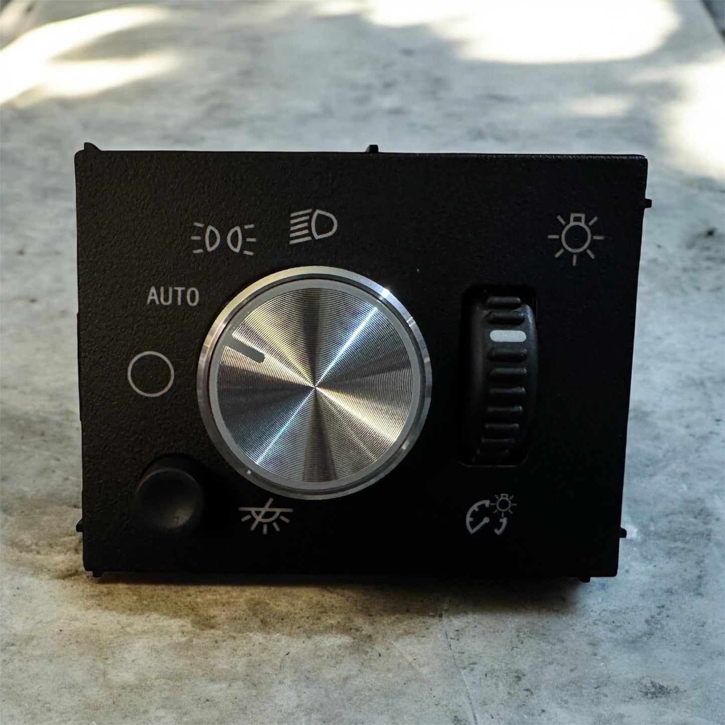 1999-2006 Black or Aluminum Headlight Knob (1 Knob Only). (KNOB ONLY) (SOLAMENTE LA PERRILLA) Module NOT included!